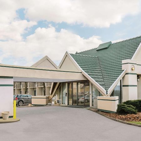 Days Inn By Wyndham Rutland/Killington Area Экстерьер фото