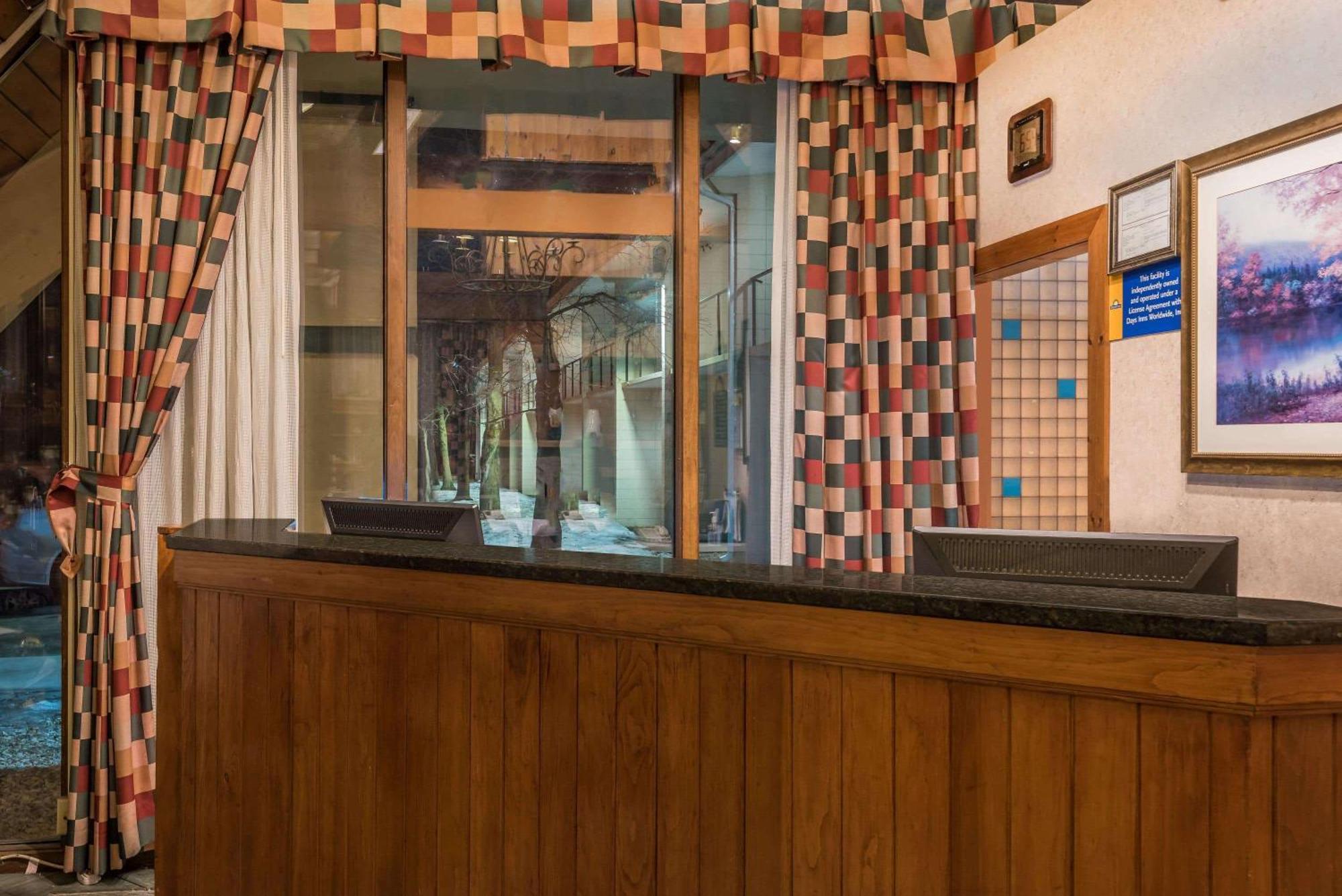 Days Inn By Wyndham Rutland/Killington Area Экстерьер фото